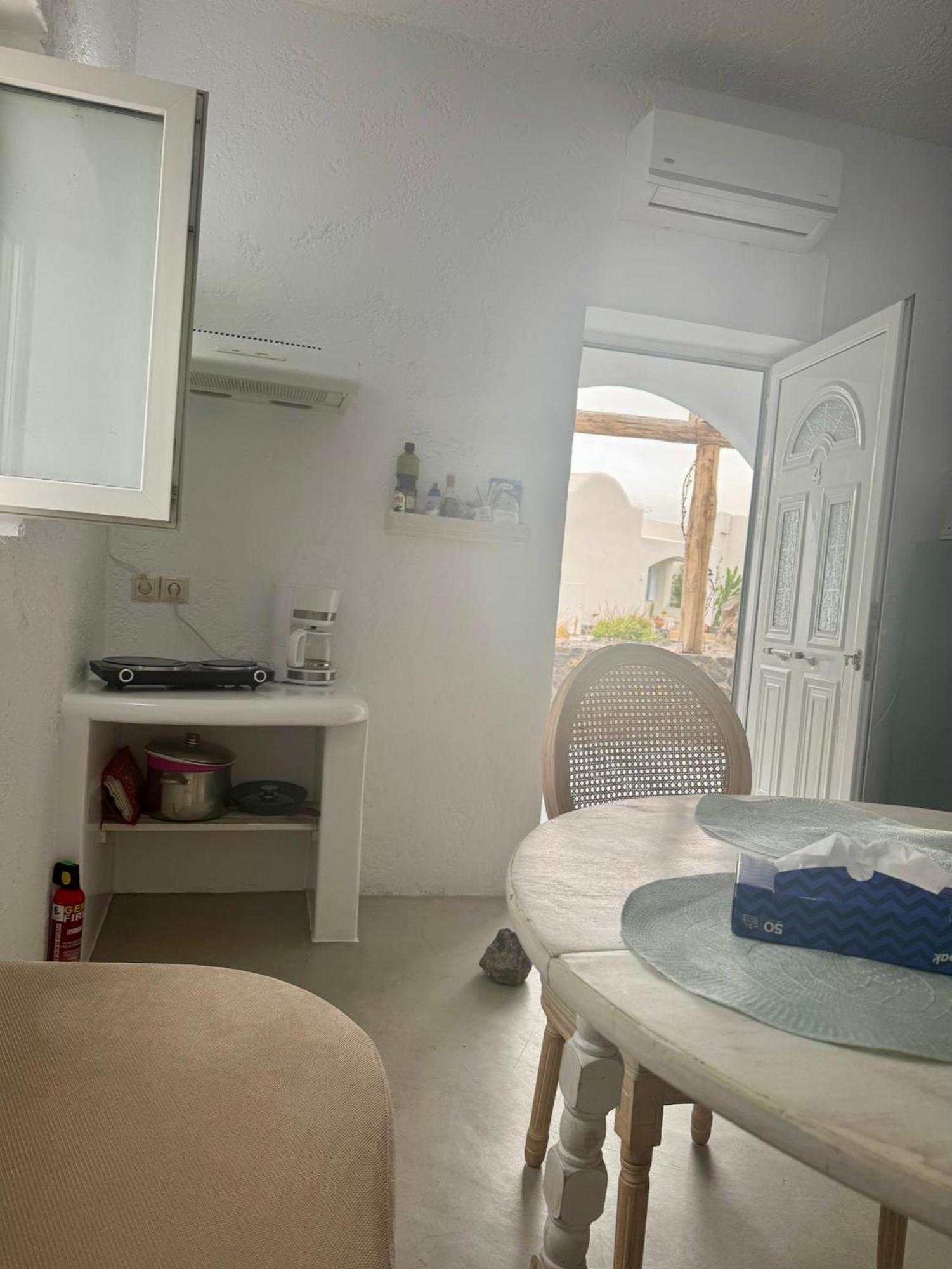 Sakas Residences Karterados  Exterior photo